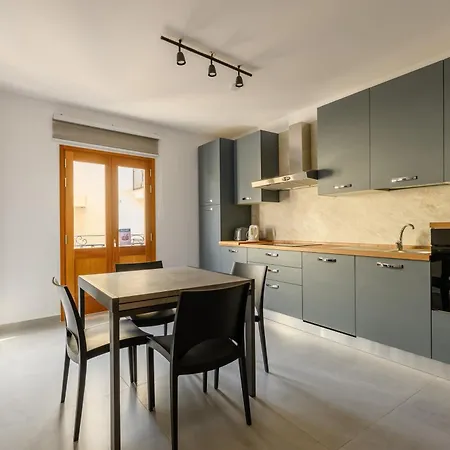 F41 Private Ensuite Shared Flat *