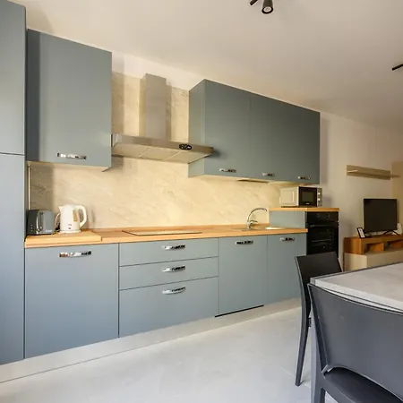 F41 Private Ensuite Shared Flat