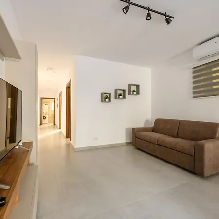 F41 Private Ensuite Shared Flat *