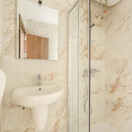 F41 Private Ensuite Shared Flat منزل للإقامة *