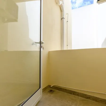F41 Private Ensuite Shared Flat Gzira